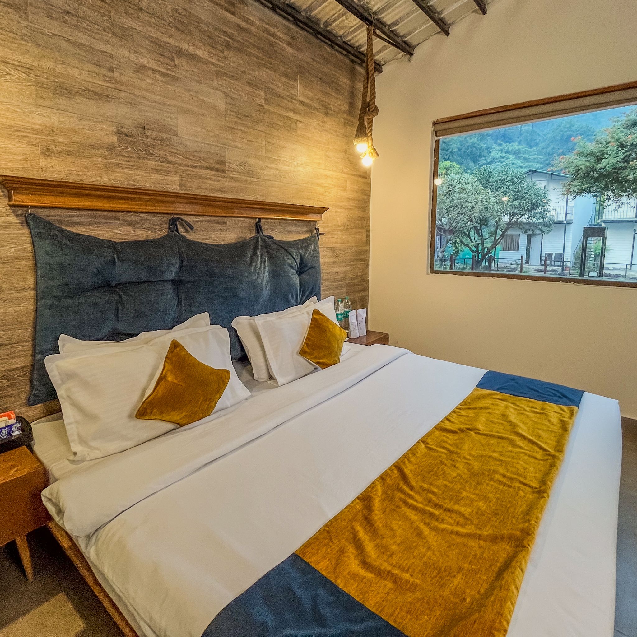  Aspen Riverside Resort Luxury Cottage 5