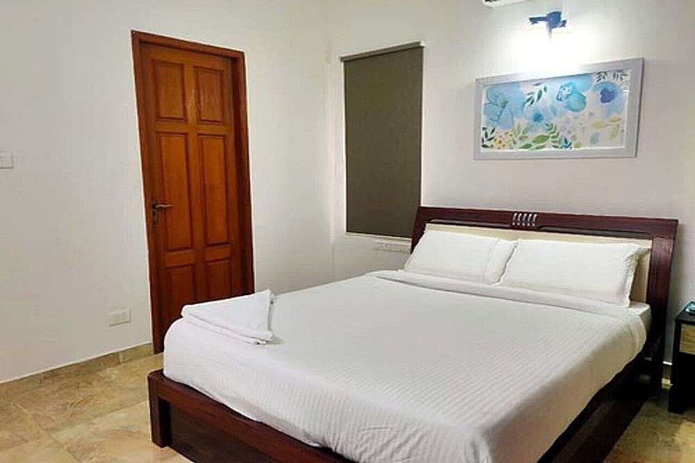 undefined Kolam Elliots Beach 7