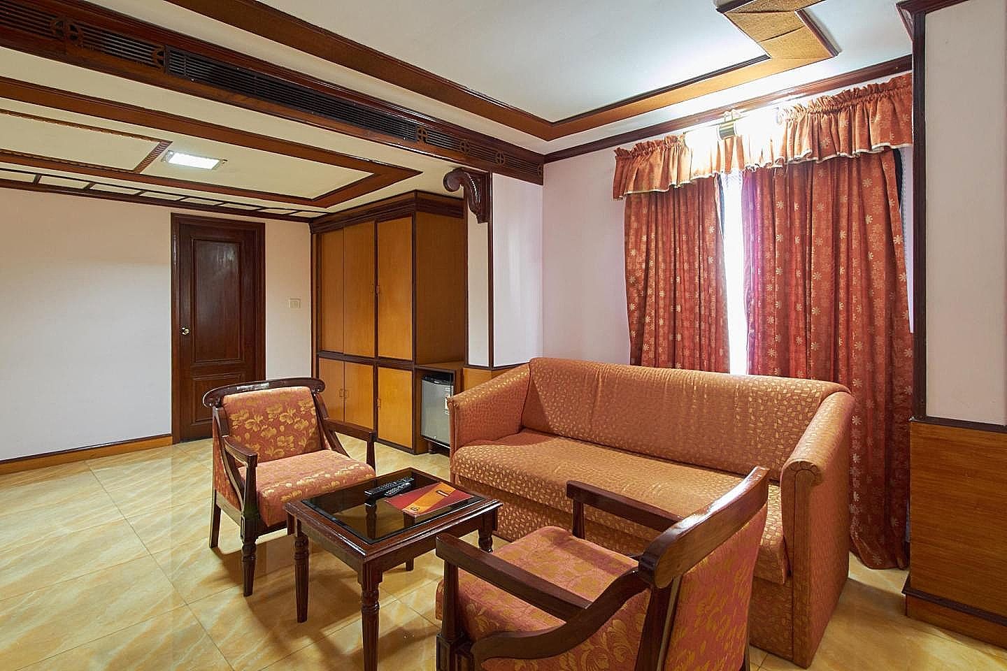 The Surya, Cochin Standard Deluxe 12