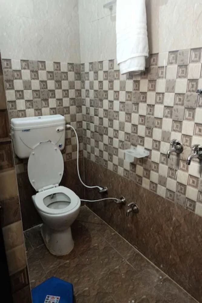 Hotel Monalisa Deluxe Room 3