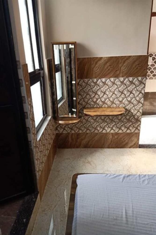 Hotel Monalisa Deluxe Room 2