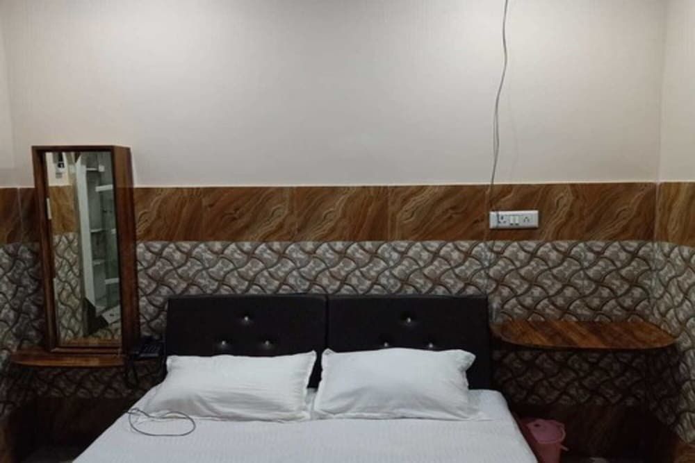 Hotel Monalisa Deluxe Room 6