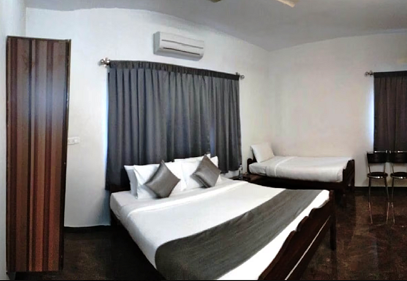 FabExpress PP Residency Premium Room 4