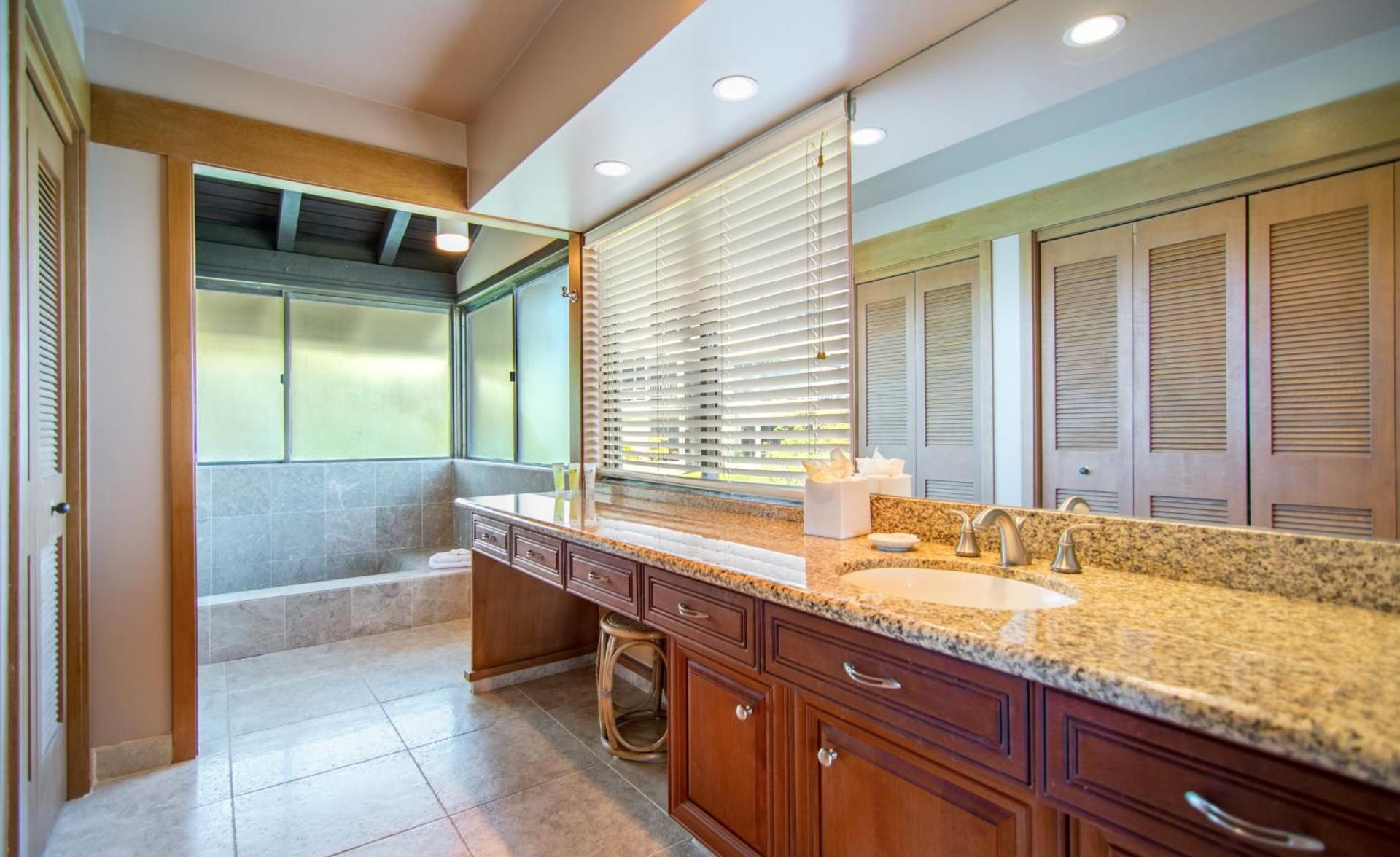 Unit 18B2 Bay Villa Gold Oceanfront 2 Bedroom
