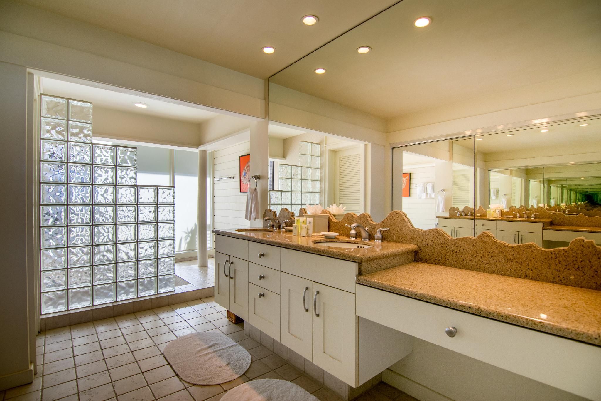 Bay Villas 25G2 2 Bedroom Gold Oceanfront