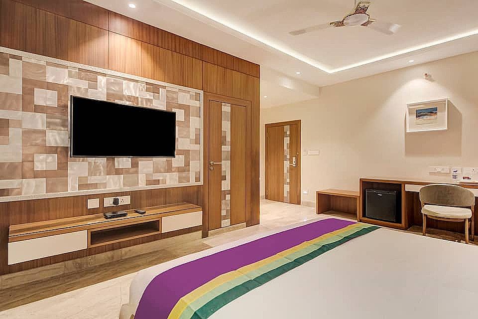 Treebo Premium Tahoora International Standard Double Room 6