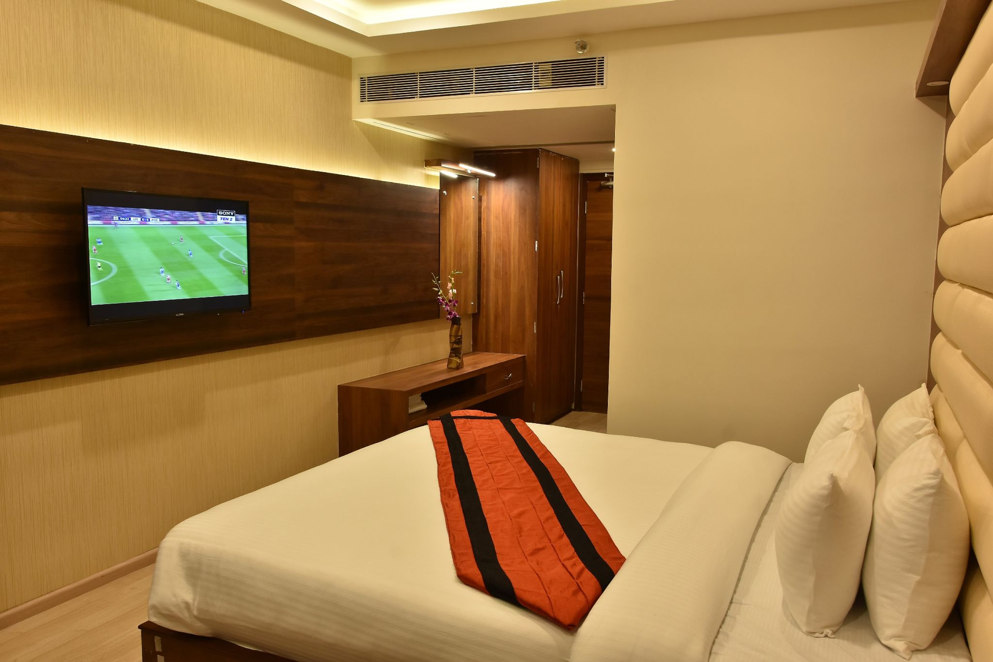 Stayotel Kolkata Airport Deluxe Room 3