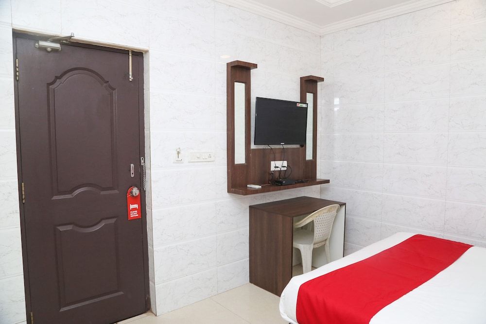 ULO Prince Park Deluxe Double Room 5