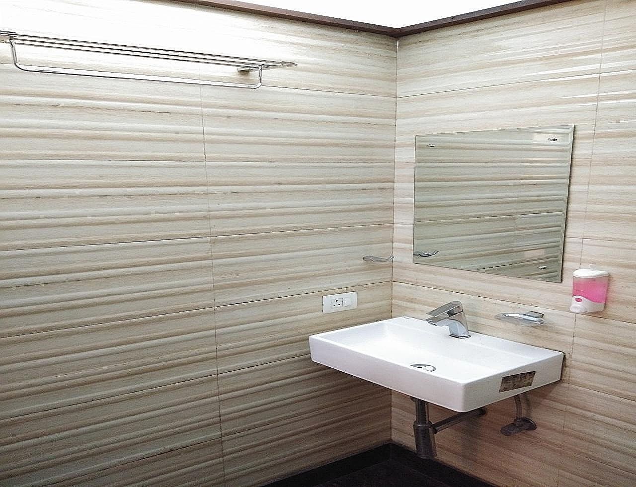 Hotel Afridi International Deluxe Room 13