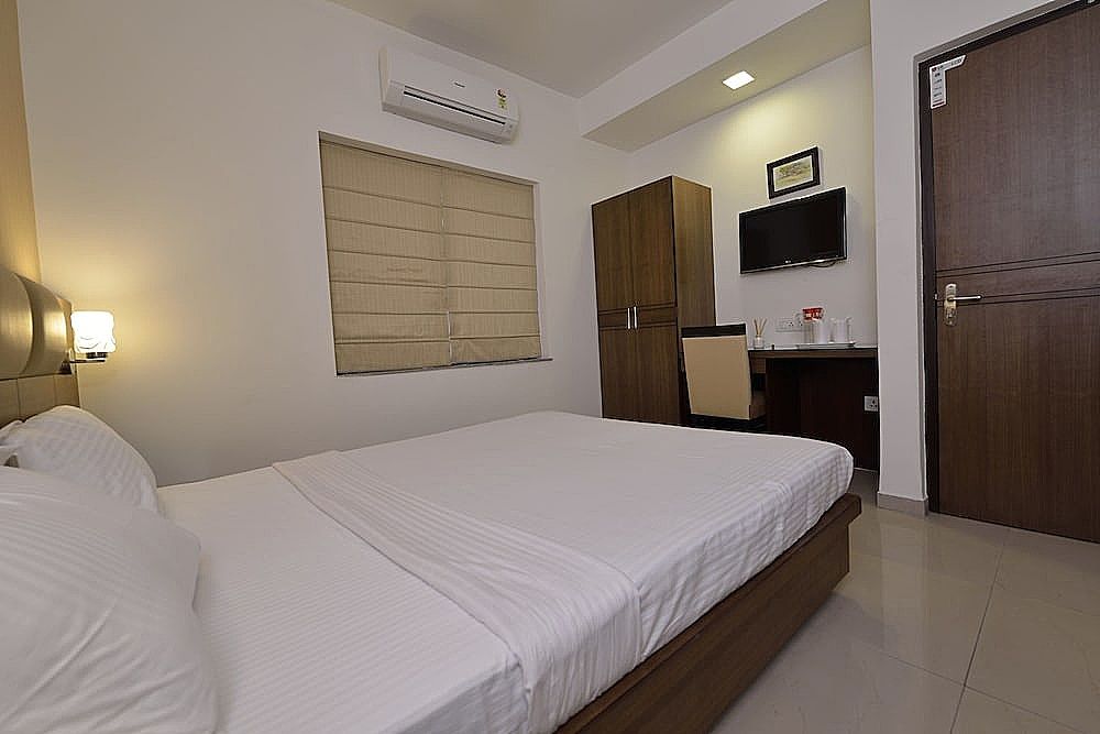 Hotel Afridi International Deluxe Room 10