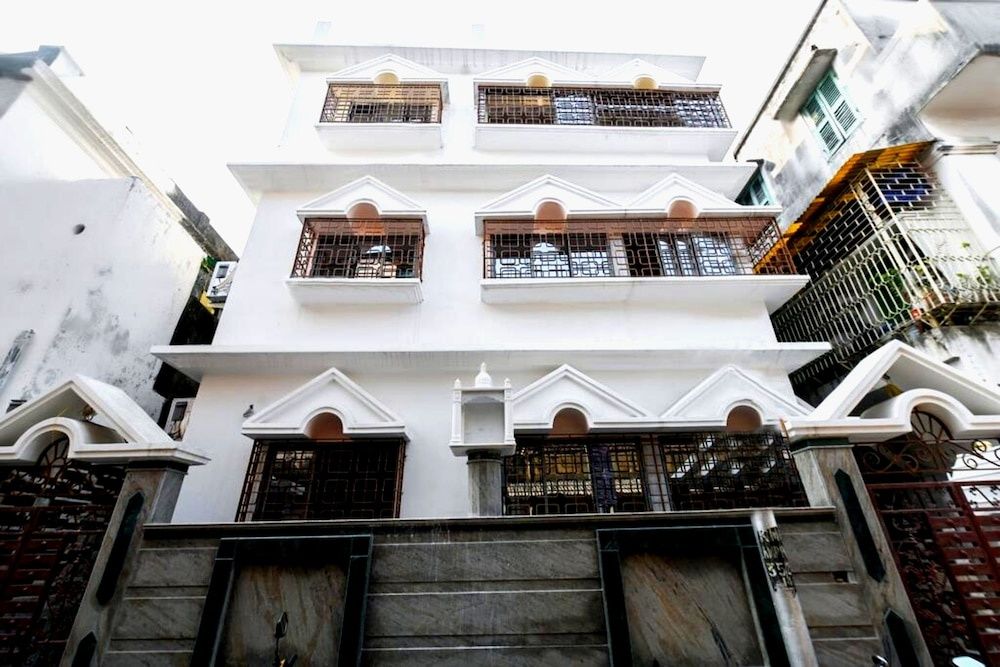 undefined Goroomgo Comfortable Stay kolkata 2