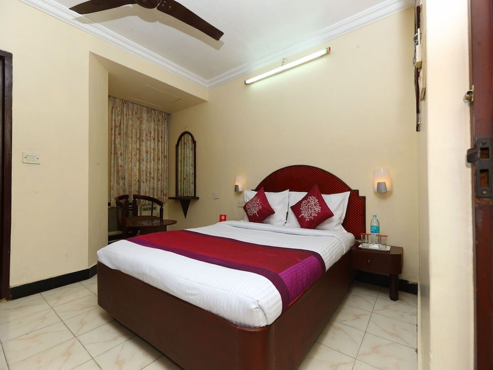 OYO 6759 Hotel Sky Park Double or Twin Room 15