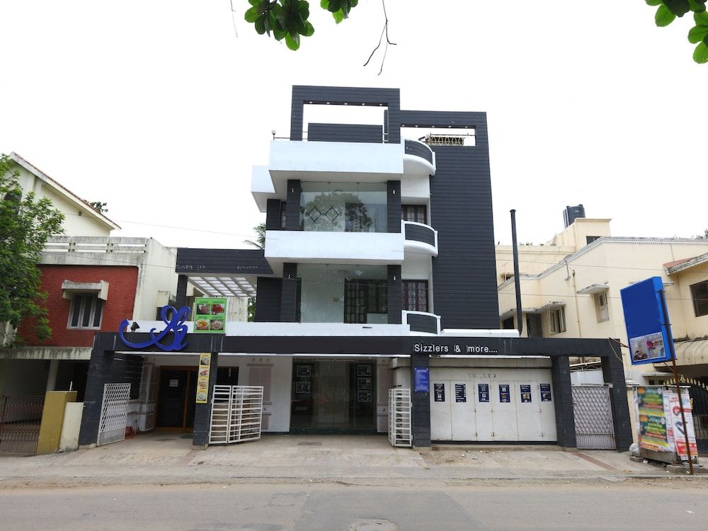 undefined OYO 6759 Hotel Sky Park 2