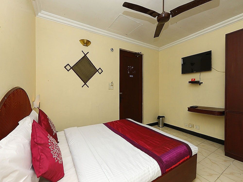 undefined OYO 6759 Hotel Sky Park 9
