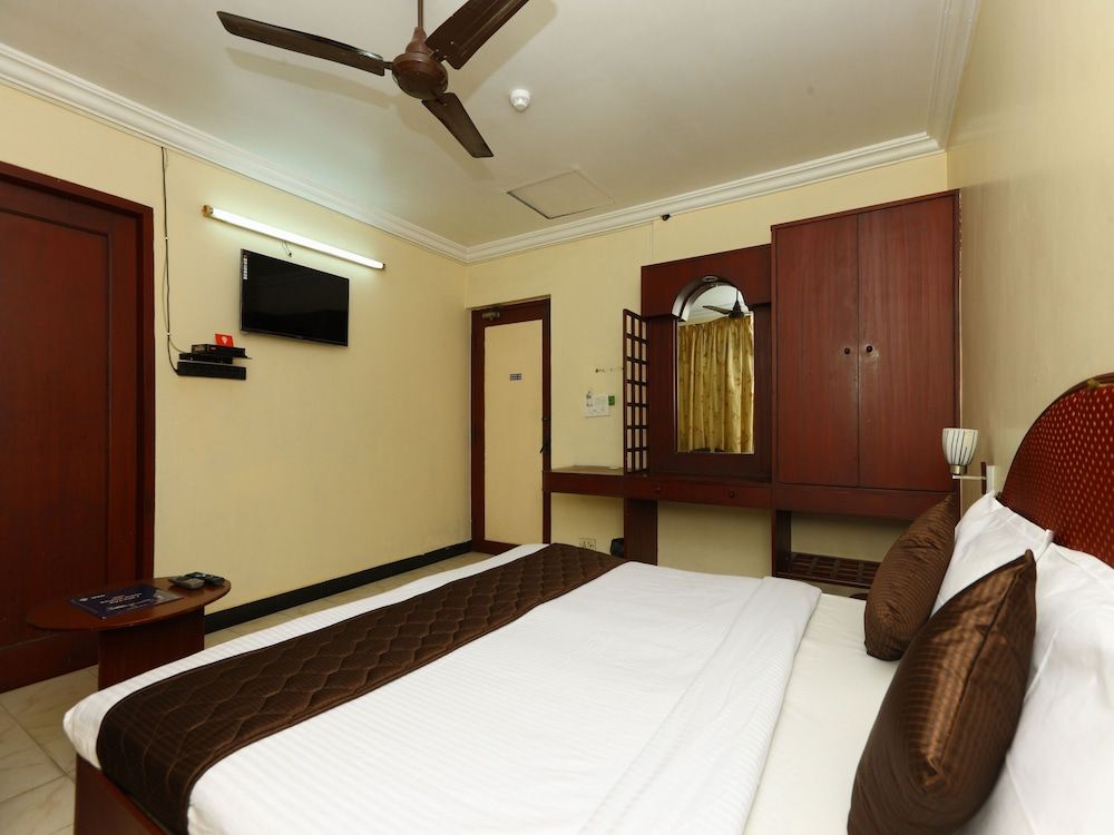 OYO 6759 Hotel Sky Park Double or Twin Room 6