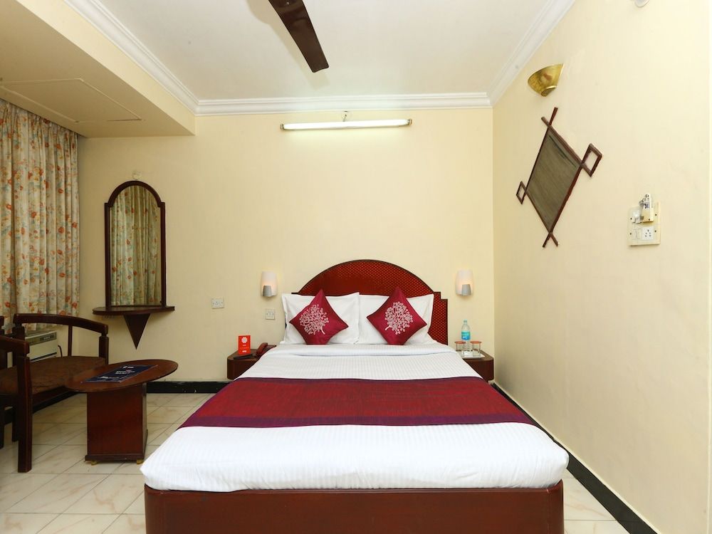 OYO 6759 Hotel Sky Park Double or Twin Room 7