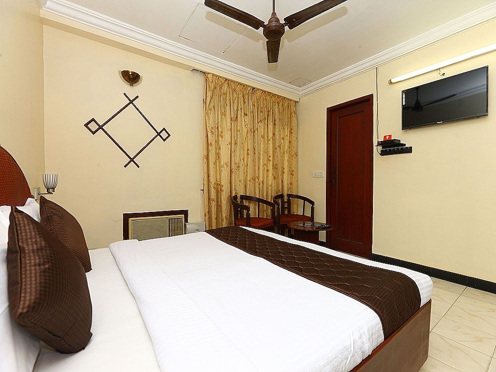 undefined OYO 6759 Hotel Sky Park 7
