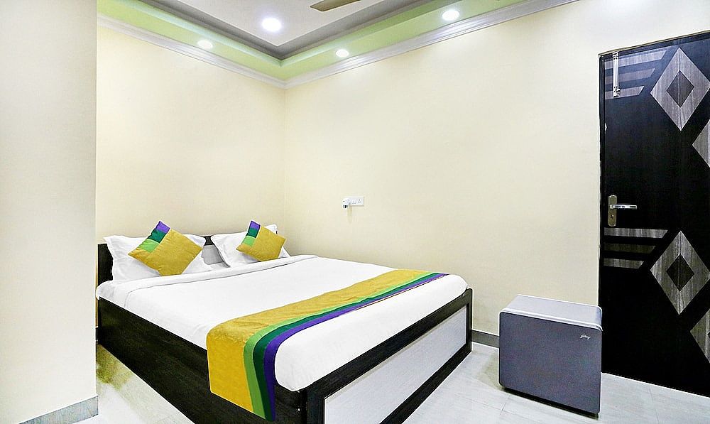 undefined Treebo Trip Hotel Holiday Royal 8