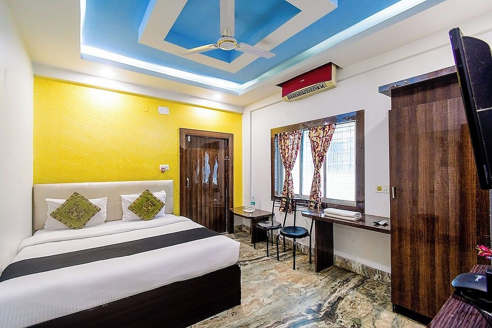 Goroomgo Puja Residency Kolkata Deluxe Double Room, City View 6