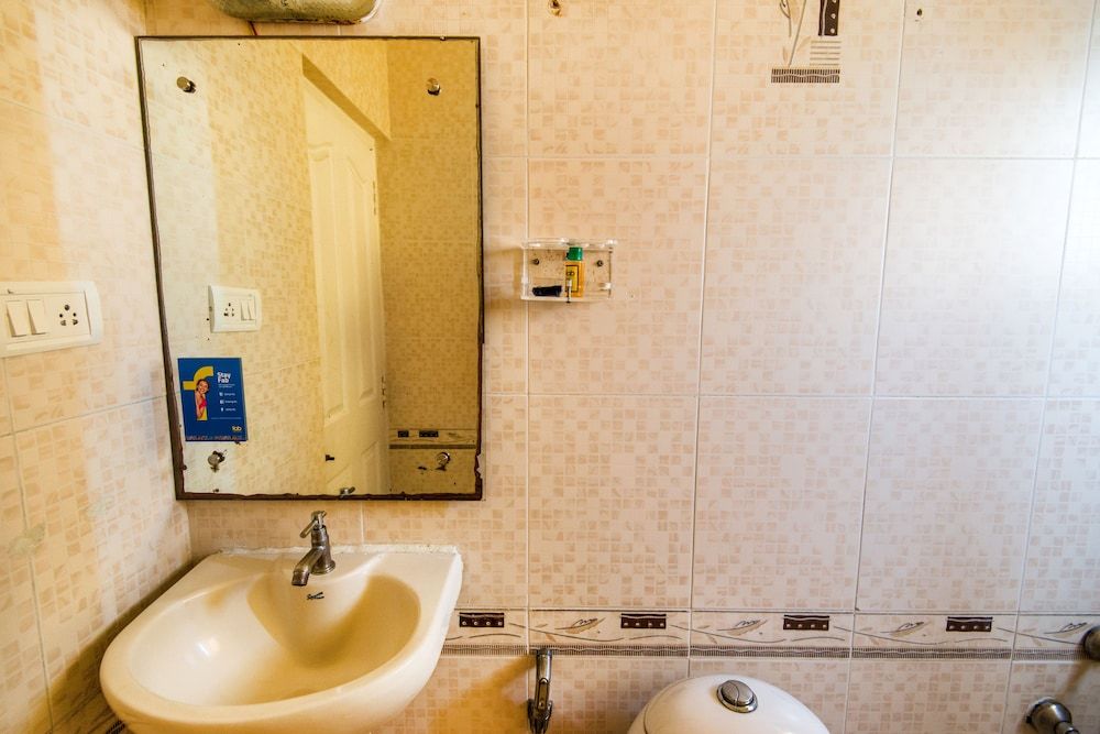 FabHotel Joe Grande Thoraipakkam Deluxe Double Room 15