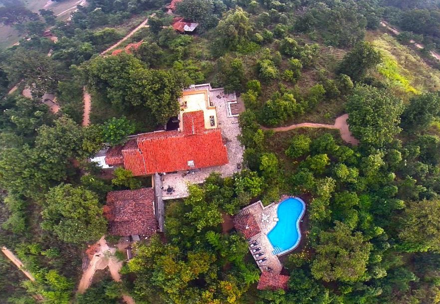 Kanha Earth Lodge — property photograph