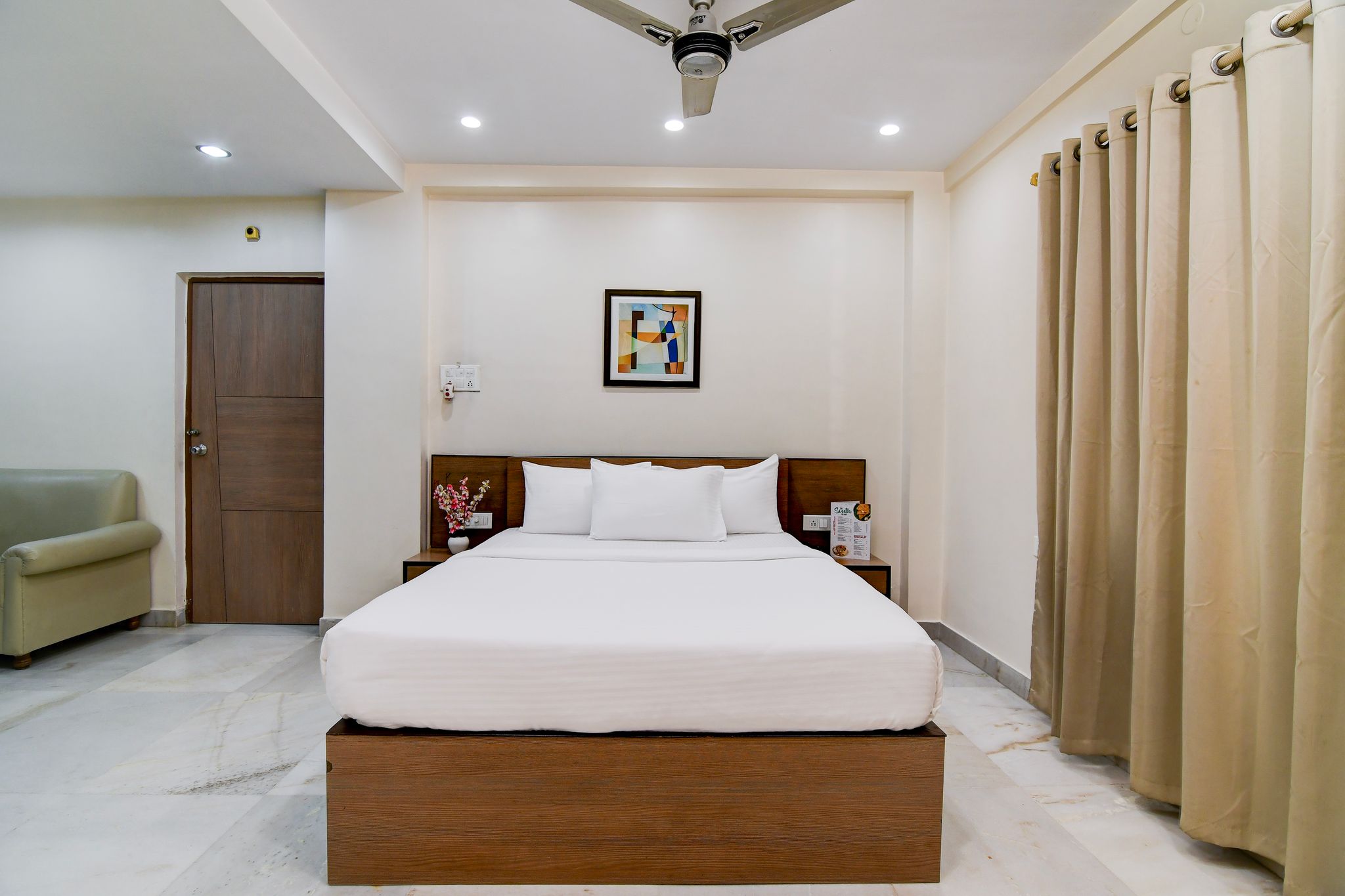 The Inn Standard Double Room, 1 King Bed 3