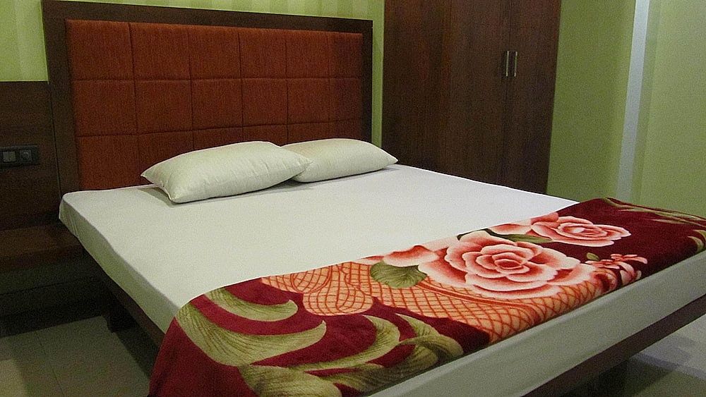 Hotel Bhammar's Inn- A Pure Veg Premium Room 8