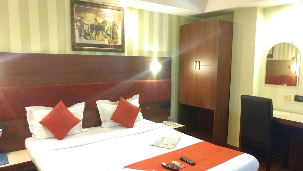 Hotel Bhammar's Inn- A Pure Veg Premium Room 5