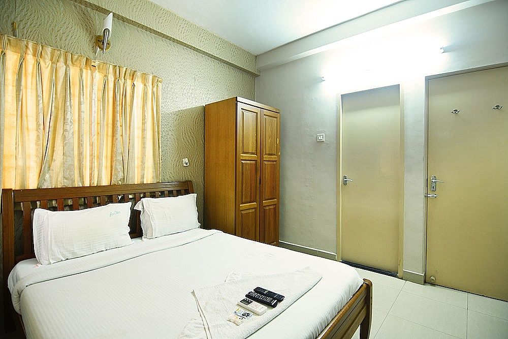 Ulo Green Apple Inn OMR Business Room 2