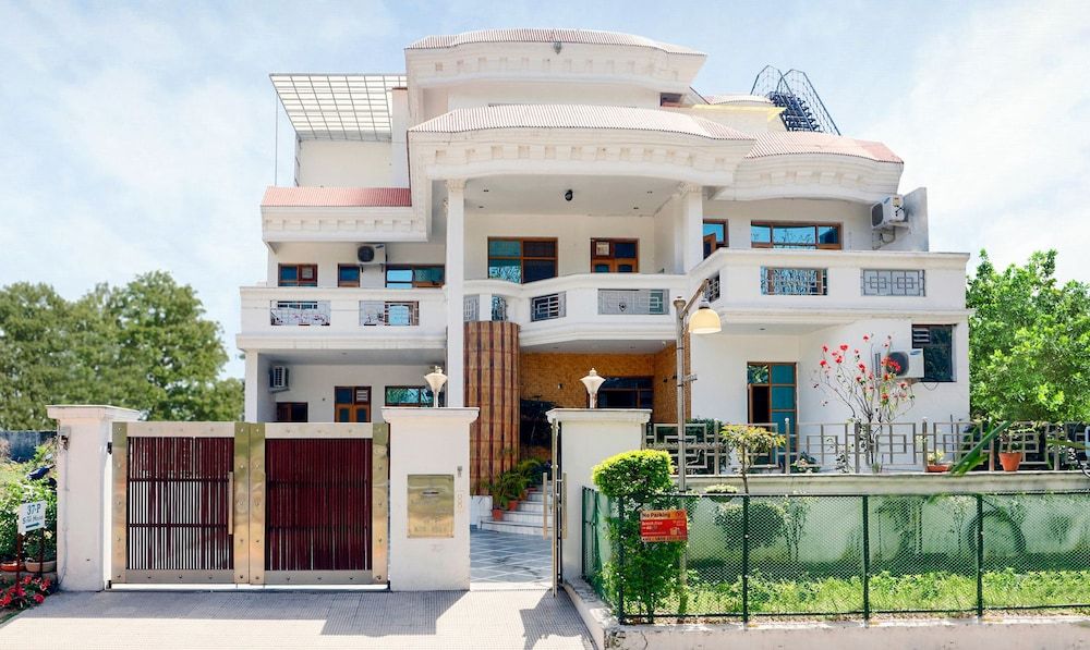 Treebo Star Guest House