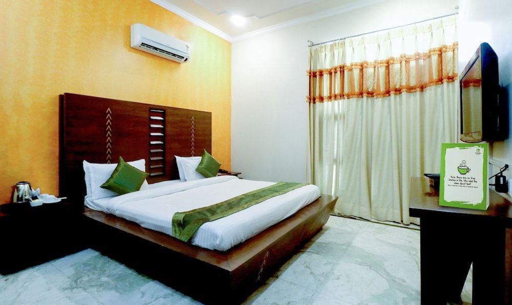 Treebo Star Guest House Standard Room 6