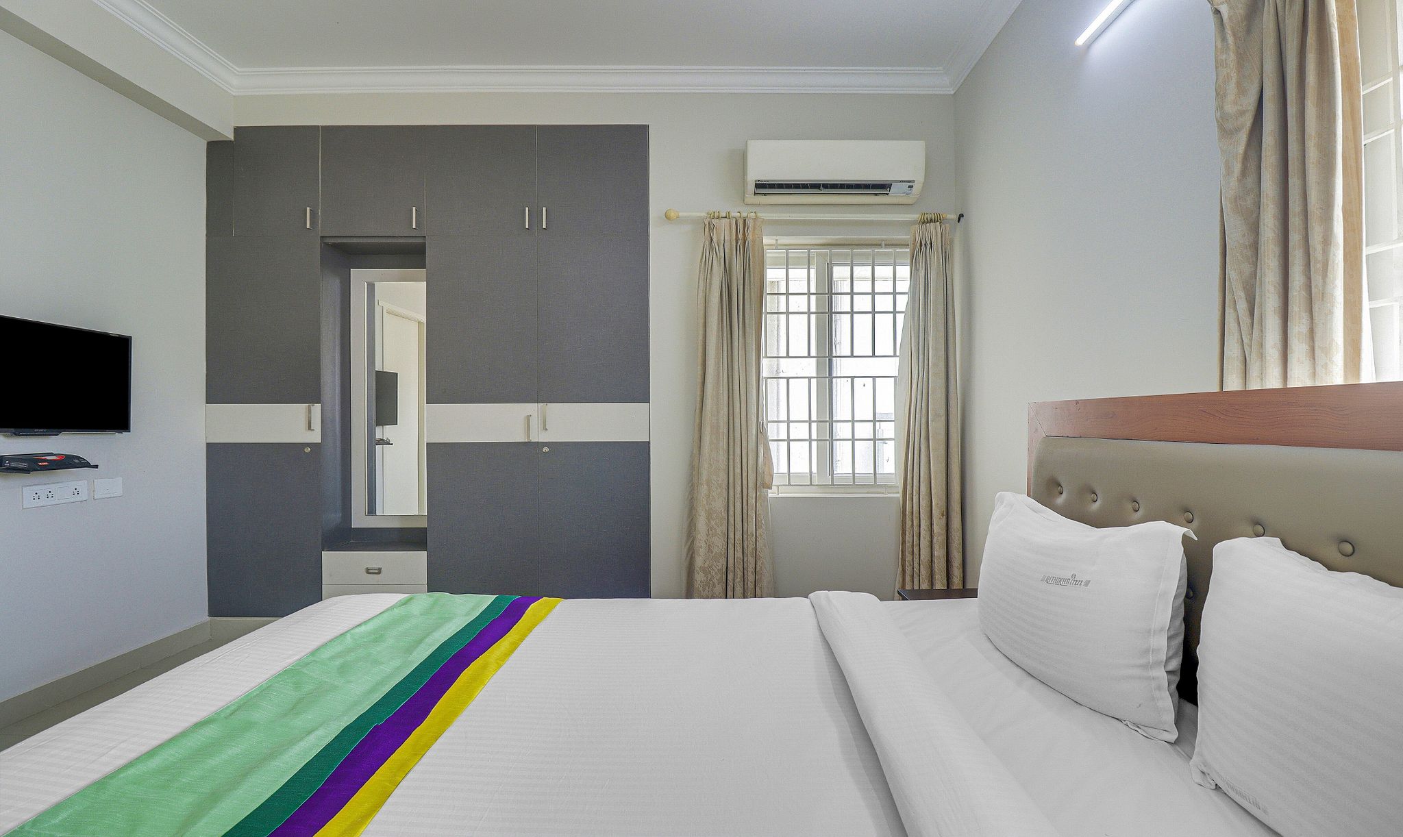 Treebo Rithikha Inn Elite Chennai Trade Centre Standard Double Room 2