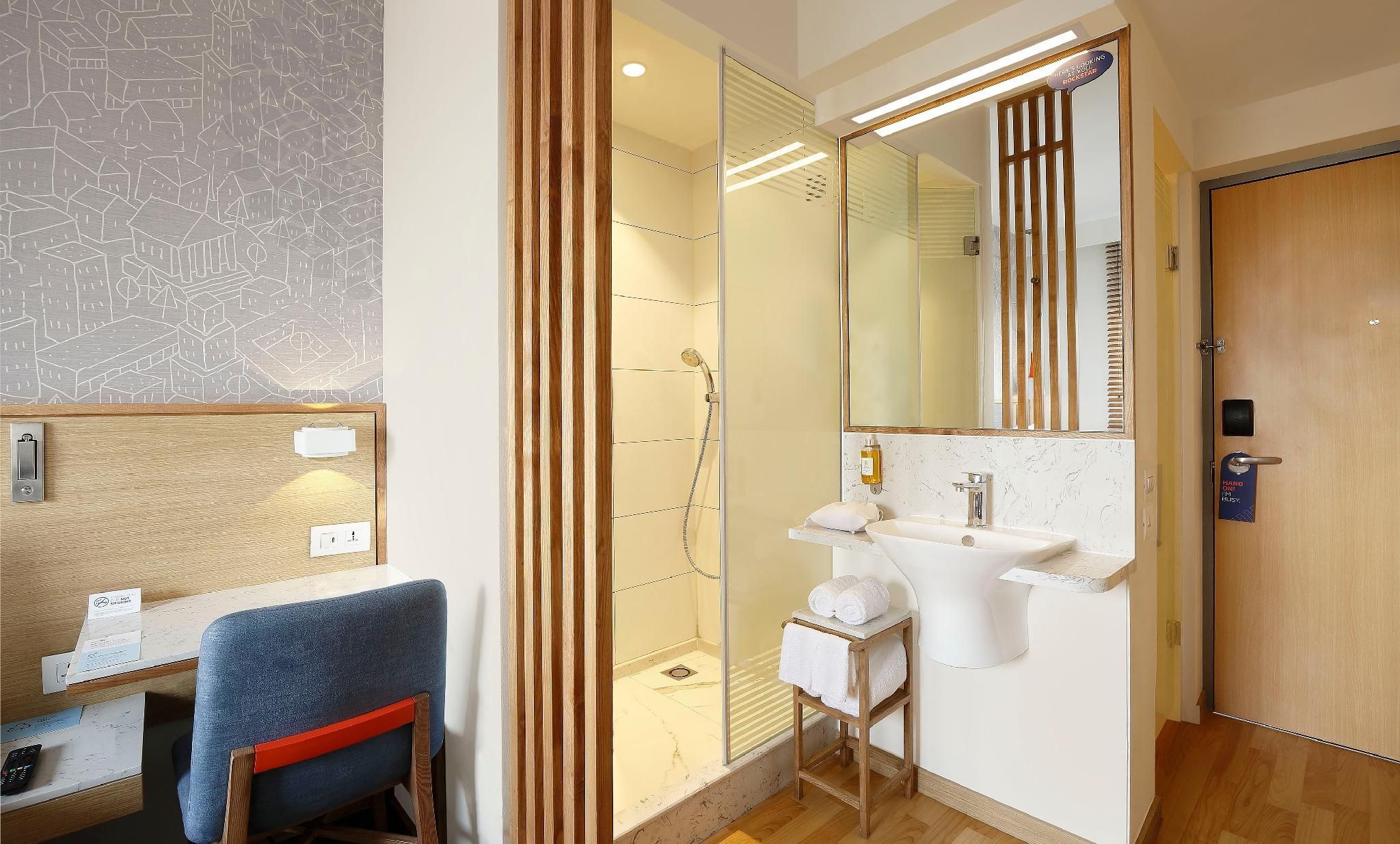 Holiday Inn Express Chennai OMR Thoraipakkam, an IHG Hotel Standard Room with free laundromat 3