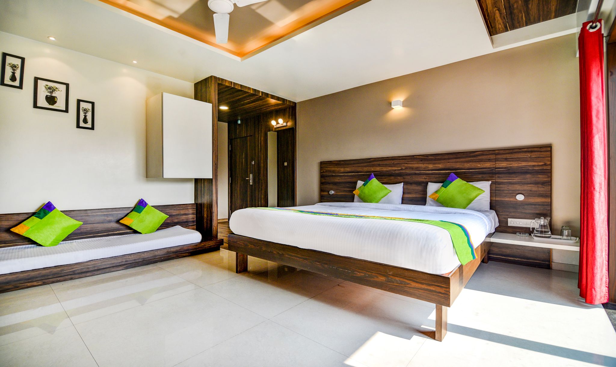 Treebo Shree Sai Suites Deluxe Double Room 8