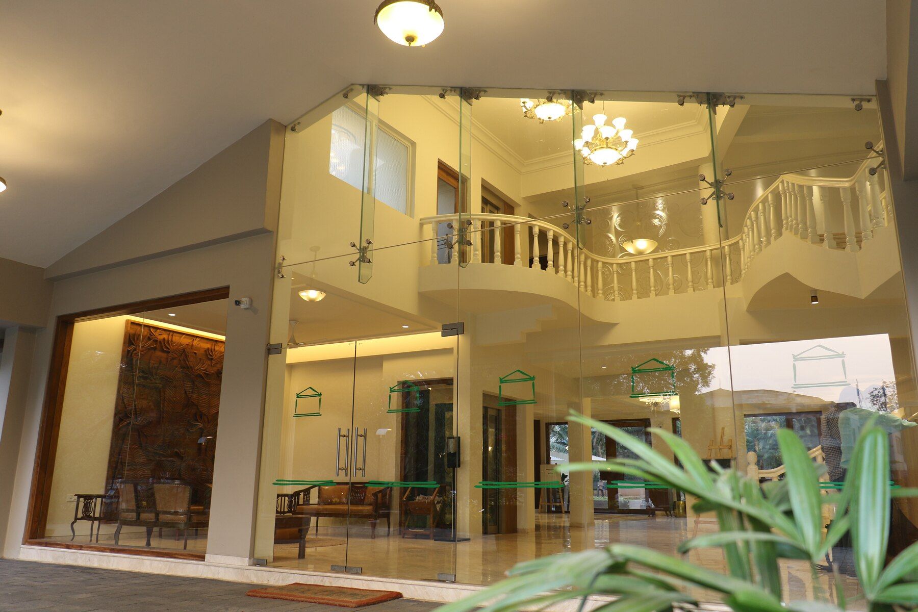 undefined Hotel Pavillion 6