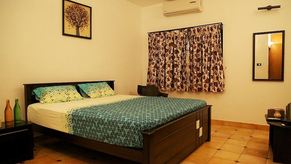 Peakland Hotels and Resorts Deluxe Room, Garden View 3