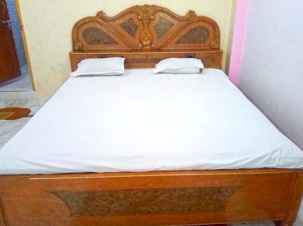 undefined SPOT ON 44288 Maharaja Palace 4