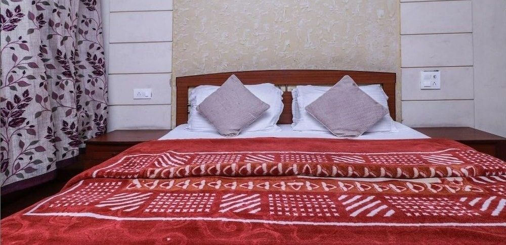 Hotel Sukhsagar ,  Chandigarh Deluxe Room 10