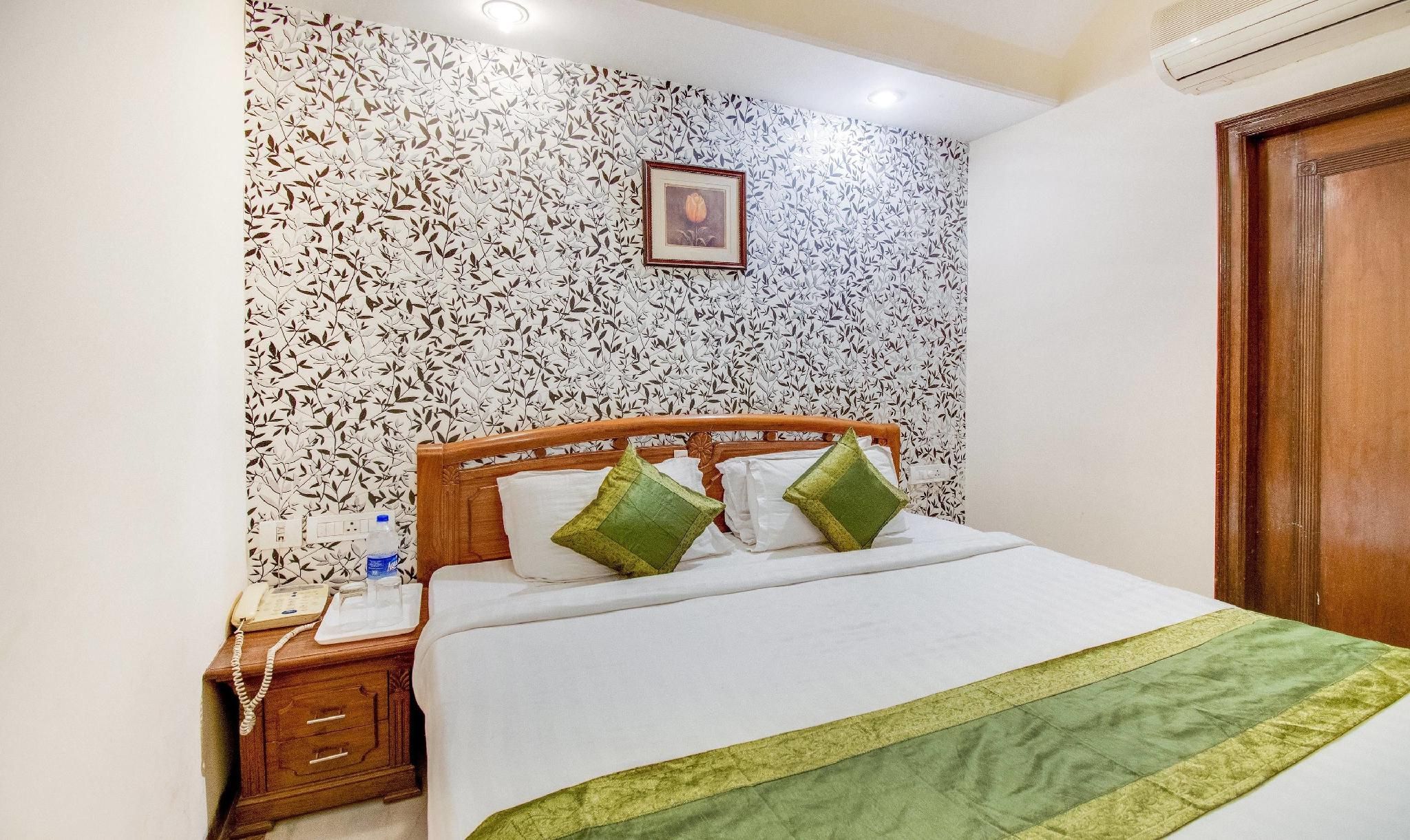 Itsy Hotels Auzone & Spa Standard Double Room 14