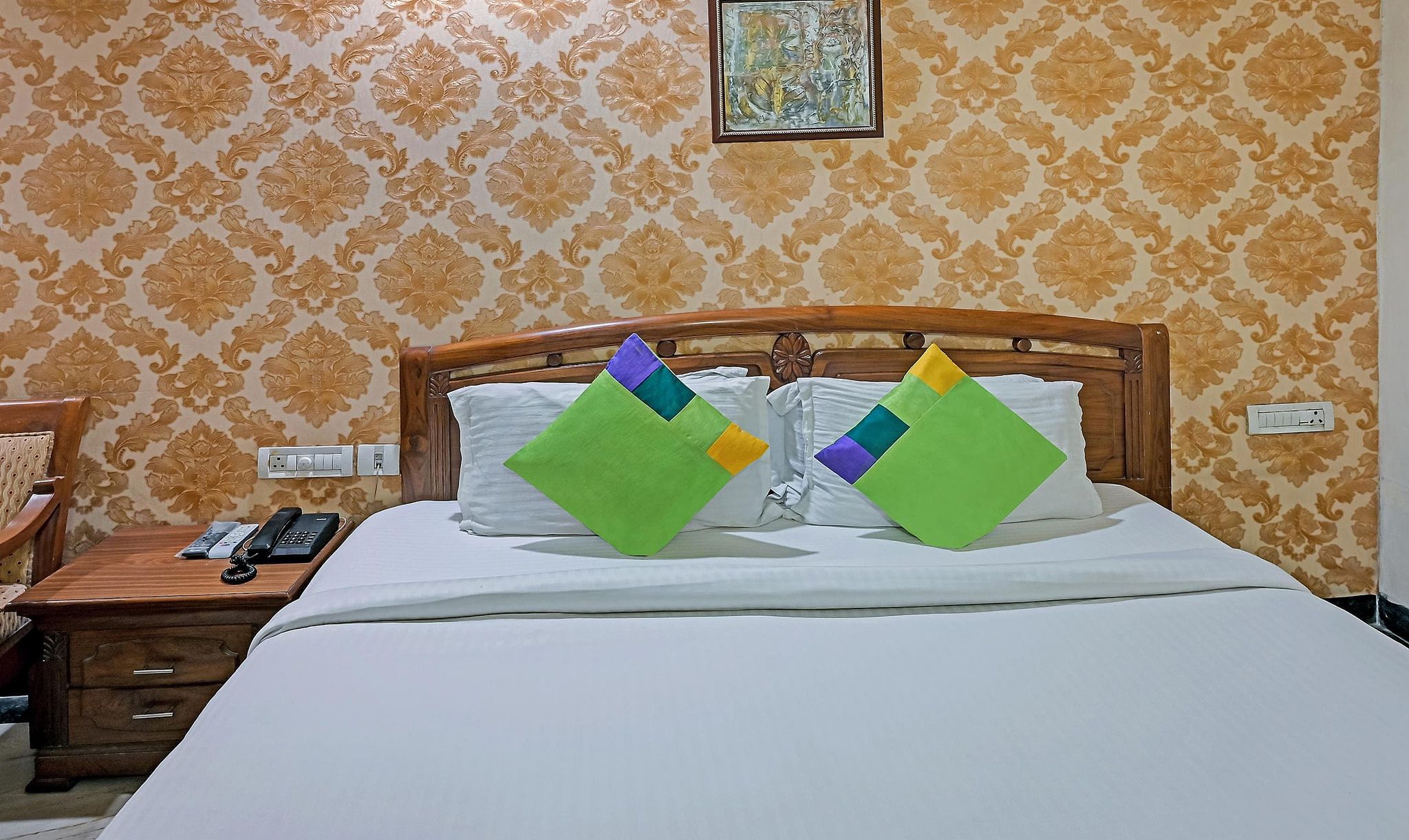 Itsy Hotels Auzone & Spa Standard Double Room 6