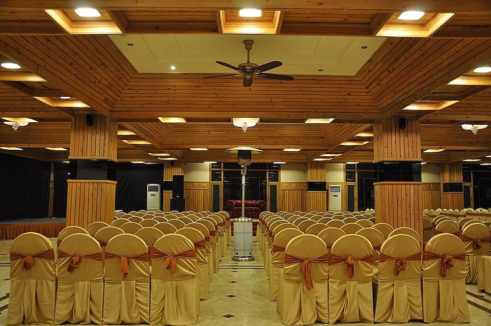 Banquet hall