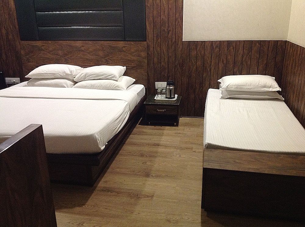 Himani Resorts Exclusive Room, Hill View 3