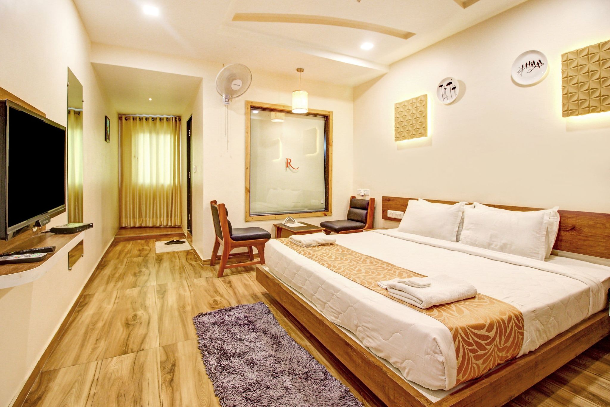 Deluxe King Bed Room