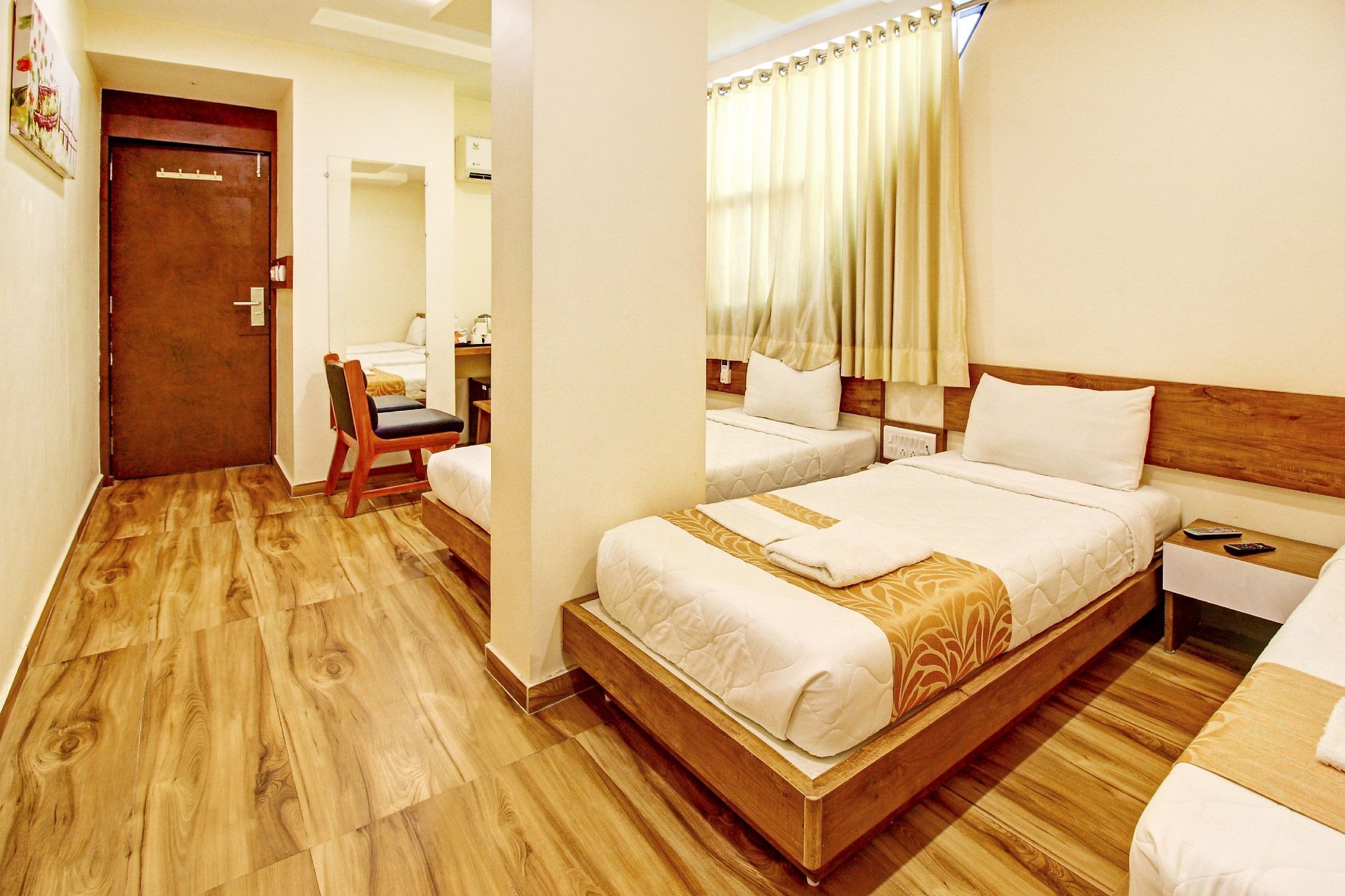 Triple bed Family Room