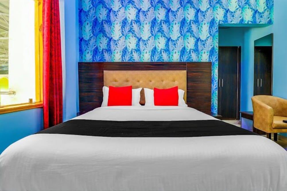 Hotel The Grand Bhavya Palace Deluxe Double Room