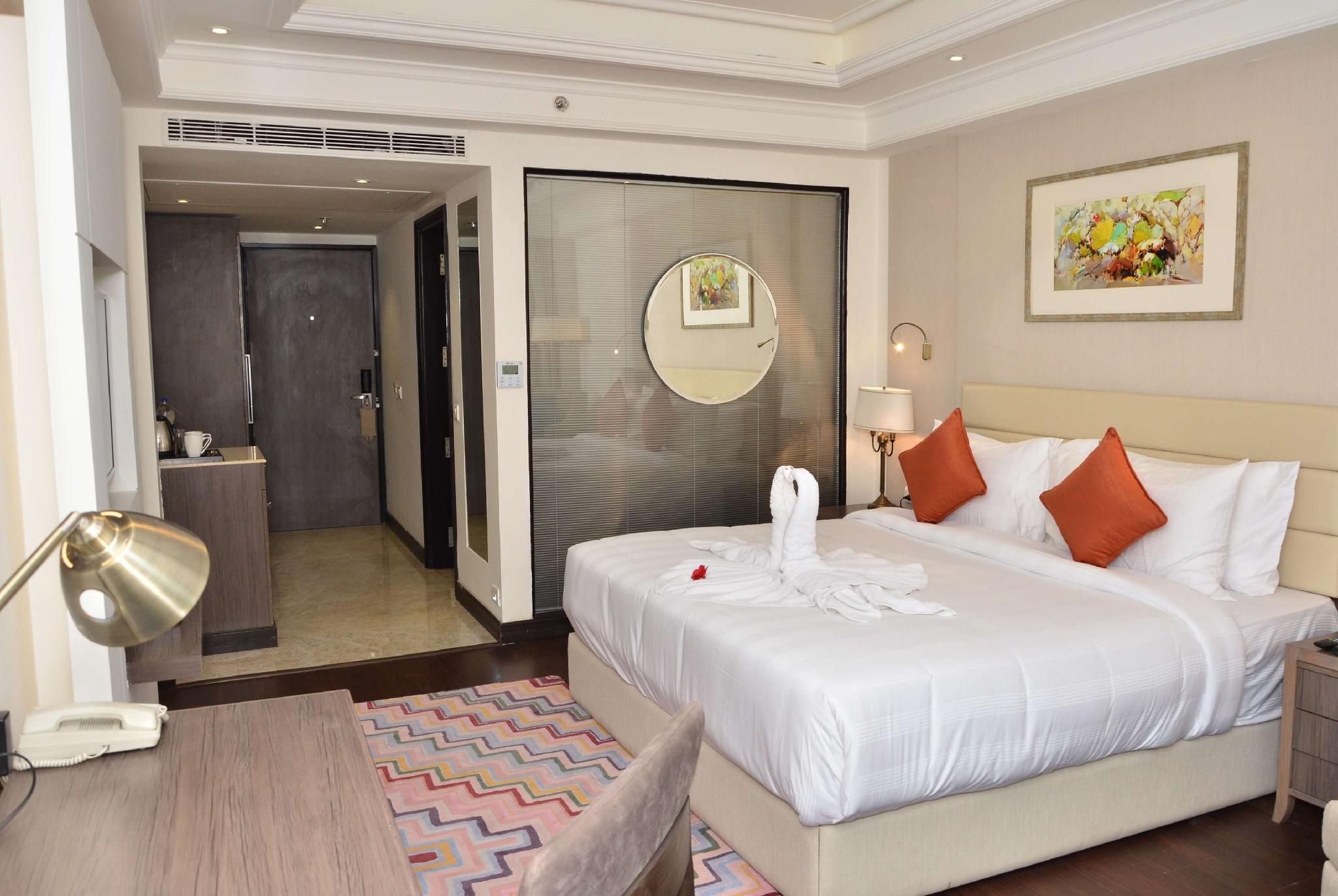 1 King Bed, Non-Smoking