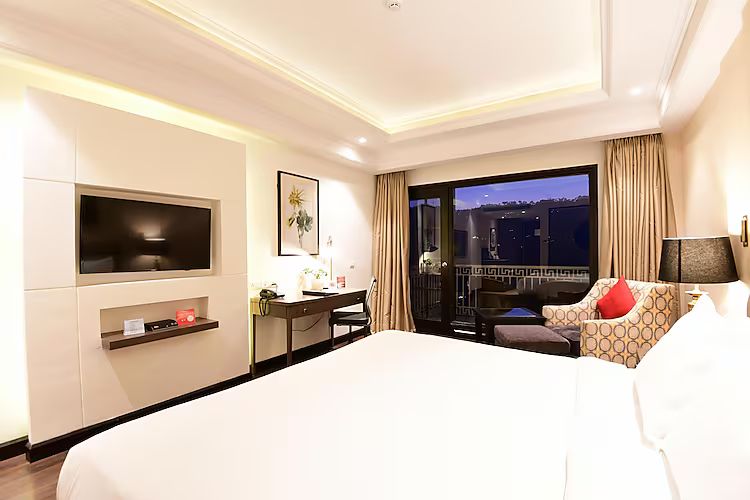 1 King Bed Accessible Valley View Non Smoking