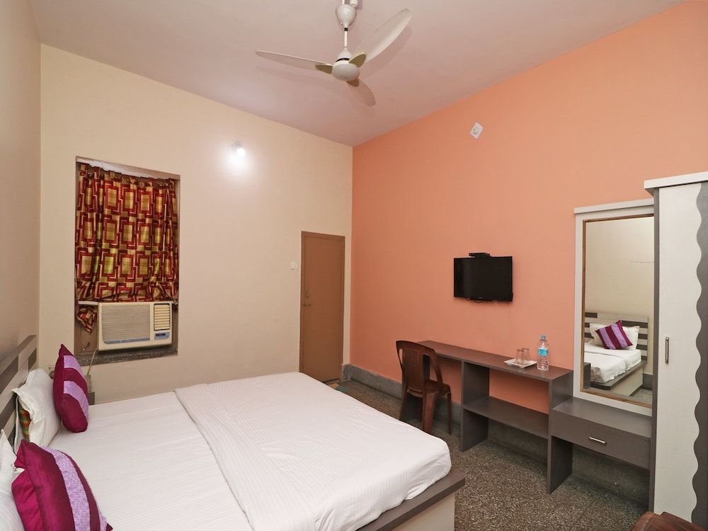 SPOT ON 39527 Hotel Saraogi Room 7