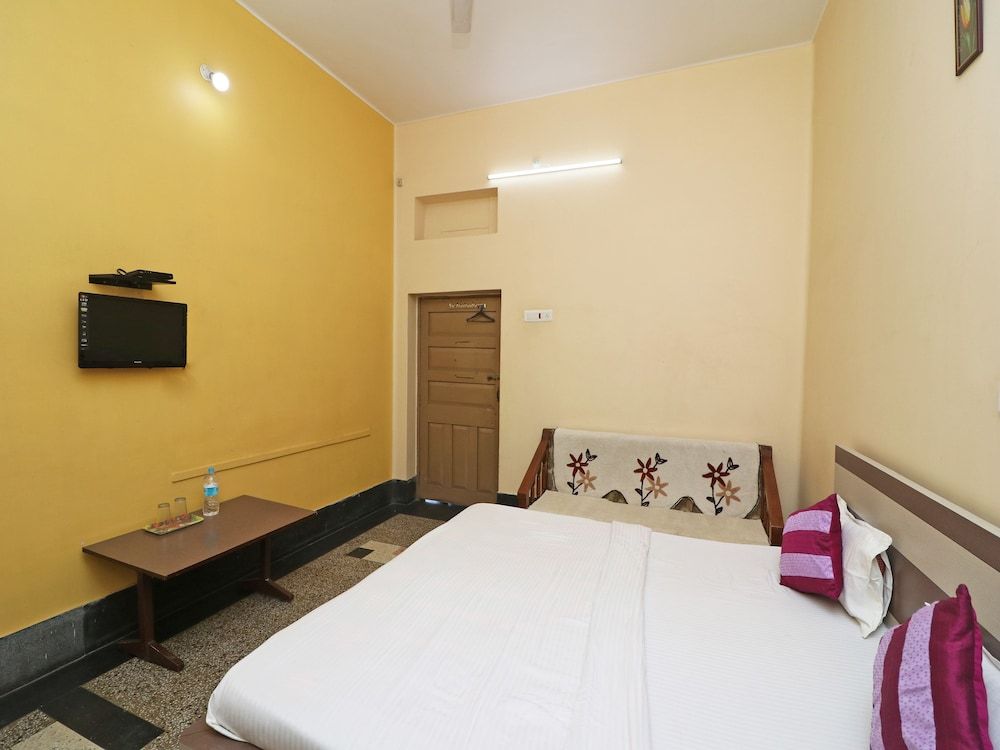 SPOT ON 39527 Hotel Saraogi Room