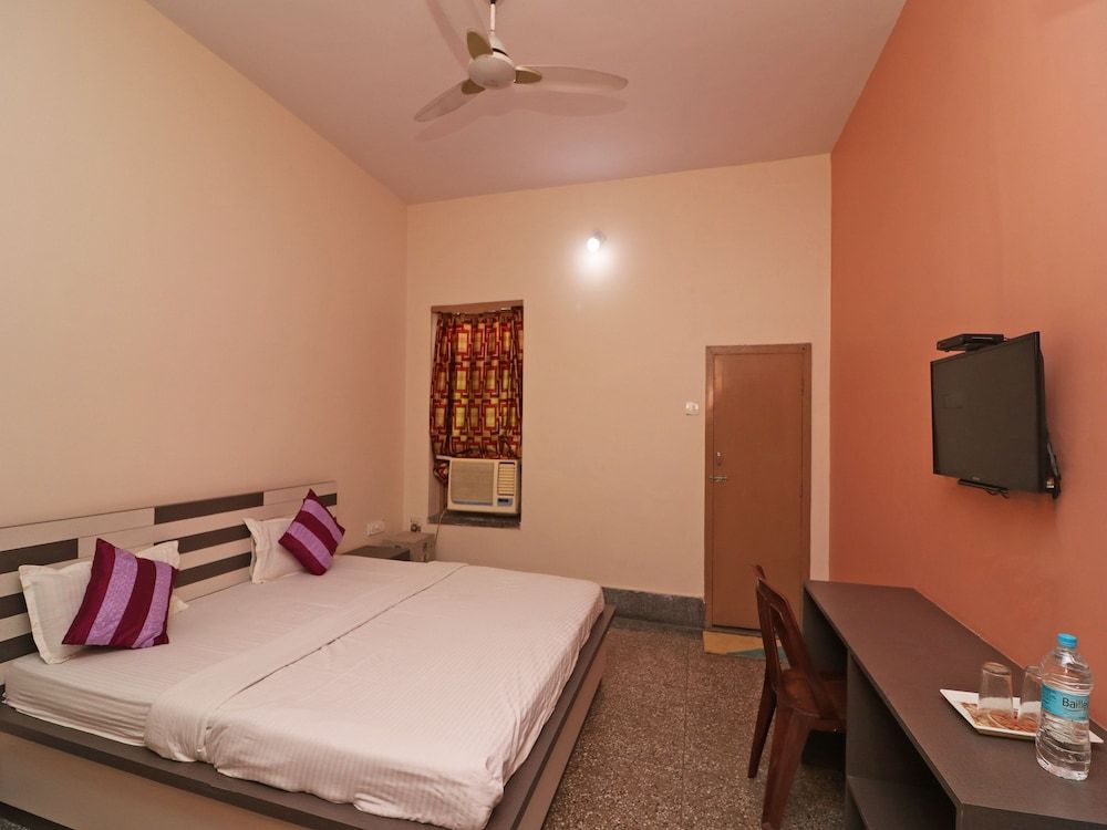 SPOT ON 39527 Hotel Saraogi Room 5